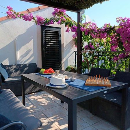 Holiday Home By The Sea - Nina & Kate Ston Bagian luar foto